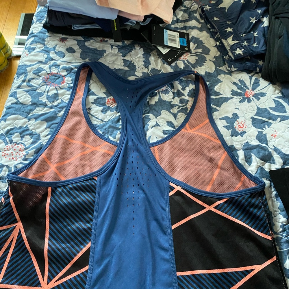 Target tank top - Picture 3 of 3